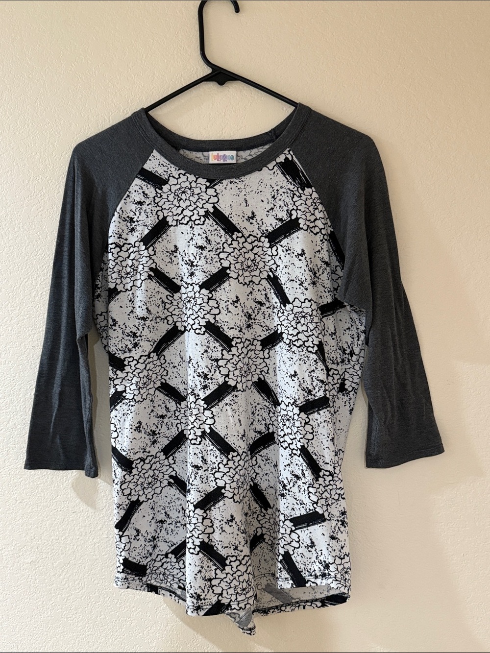 Black & White Floral Raglan Top